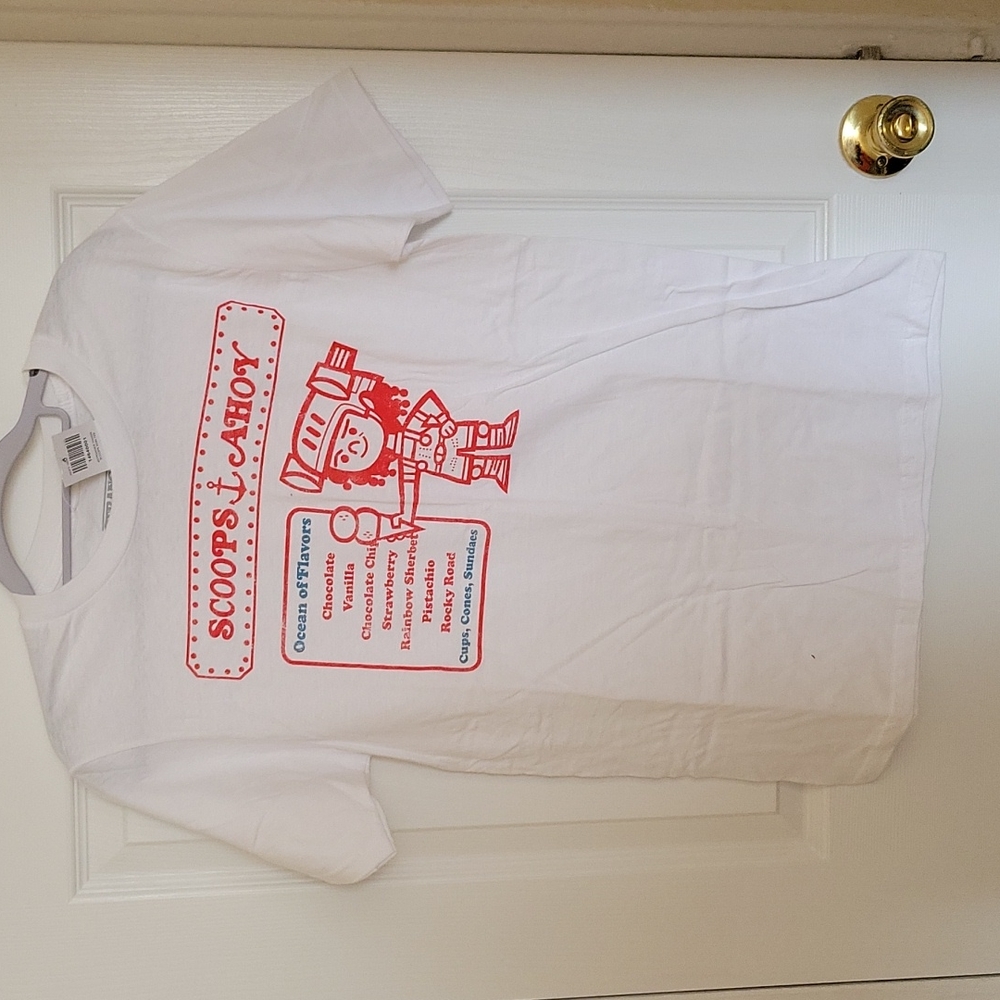 Stranger Things Scoops Ahoy tshirt in men size small
